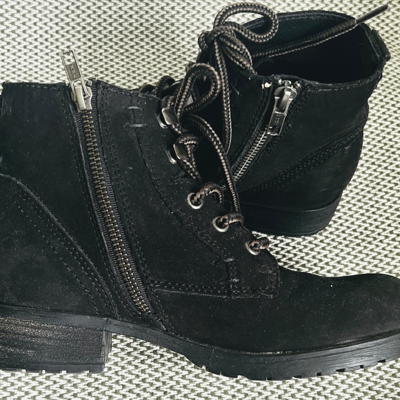 Steve Madden Size 6.5 Gobbin Black Suede Leather Side Zip Lace Up Ankle Boots - Picture 1 of 11
